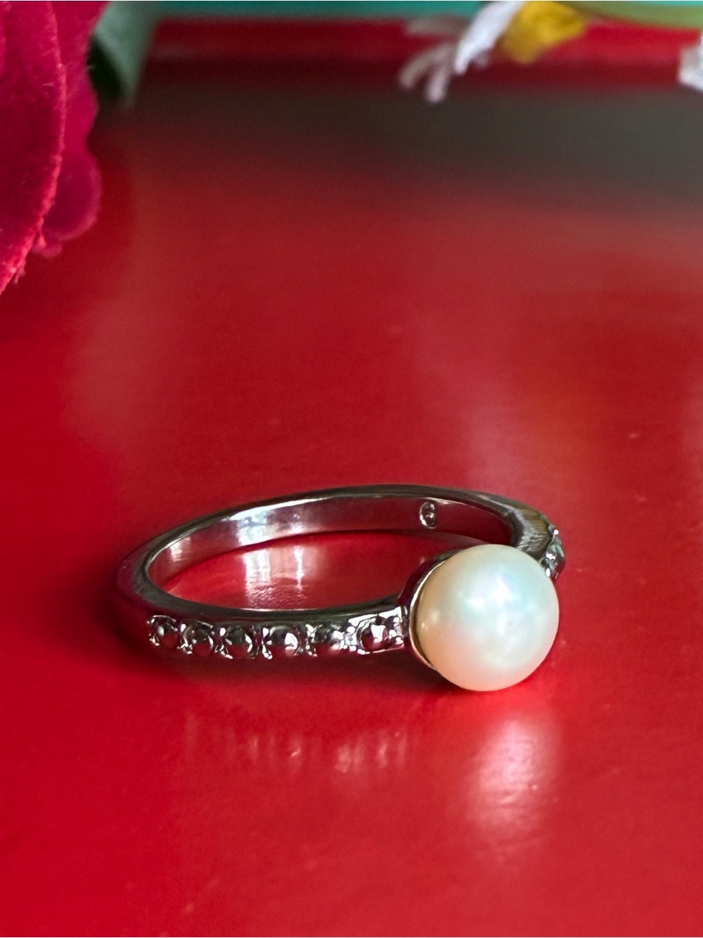 Ring in White Real Pearl for Women. Size 6
